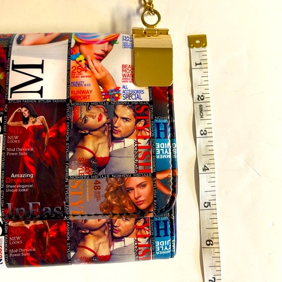 Unique Fashion and Style magazine crossbody bag with gold strap. - Picture 5 of 6